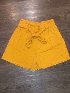 Mustard Paperbag Waist Tie-Front Shorts Lularoe Large Stretchy Flowy Summer